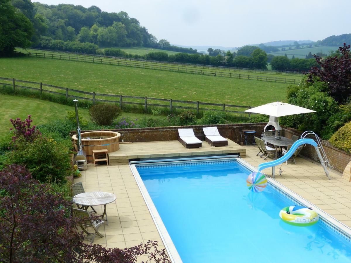 Vila The Limes Country House With Heated Pool & Hot Tub Great Missenden Exteriér fotografie